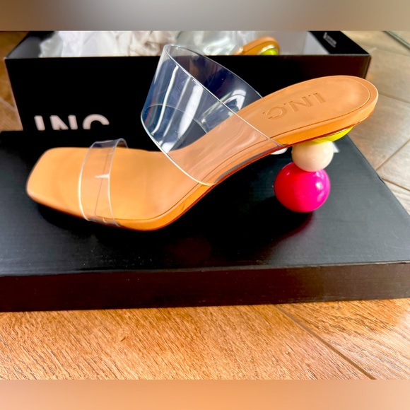 #1 Beautiful transparent strap high heels 👠 - Picture 1 of 5